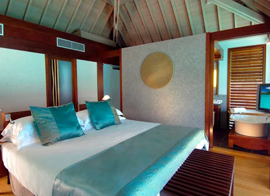 InterContinental Bora Bora Resort & Thalasso Spa – Sapphire Overwater Villa (4)