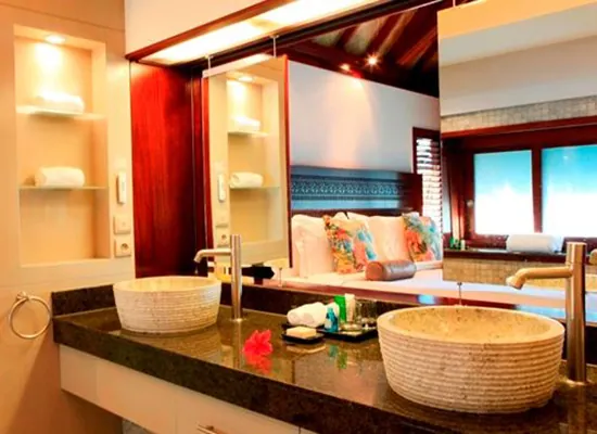 Hilton Moorea Lagoon Resort & Spa – Deluxe Garden Pool Bungalow (5)
